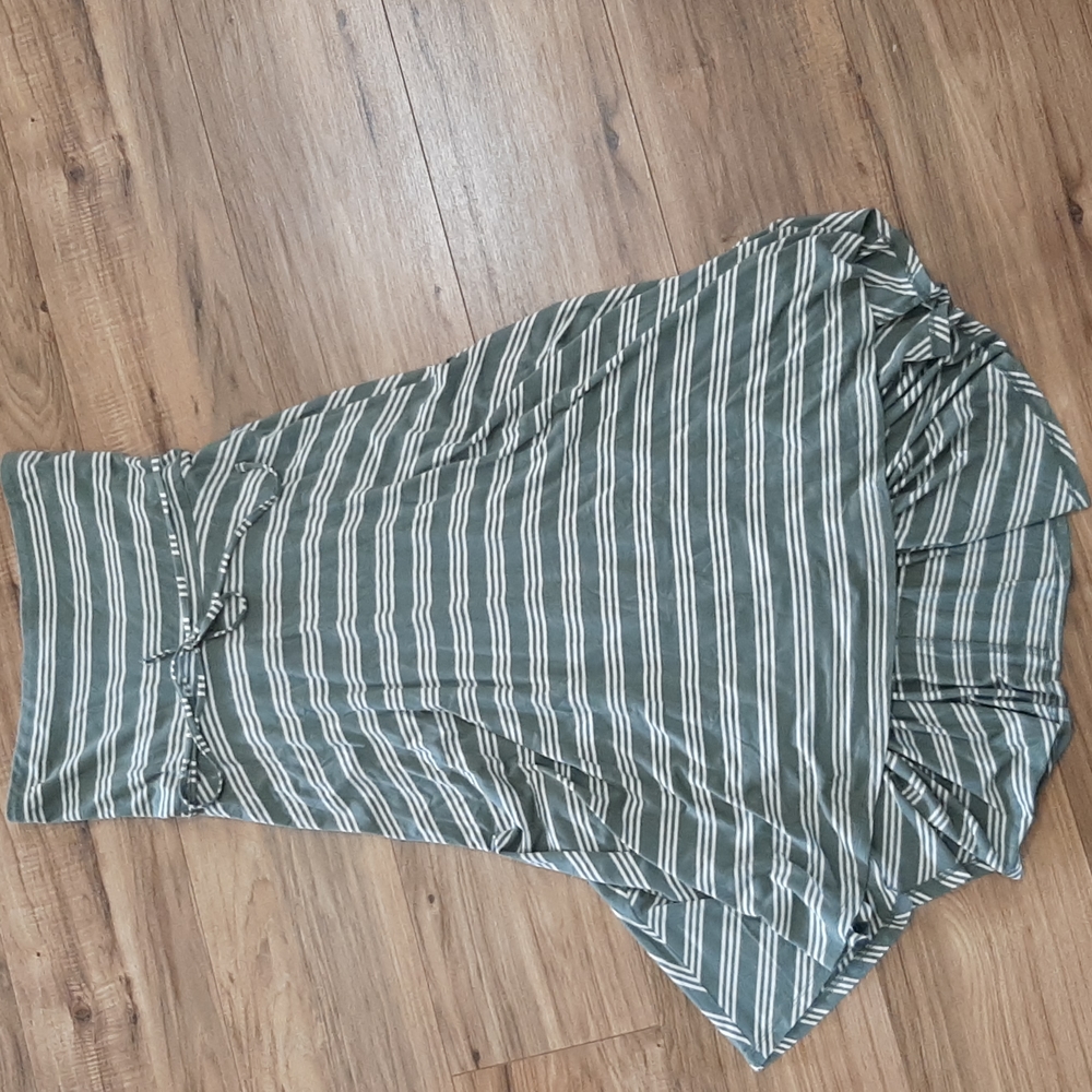 Olive green/off-white strapless dress
